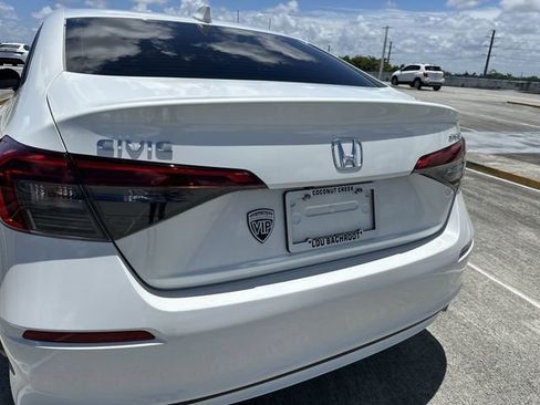 Used 2023 Honda Civic Sport image 12