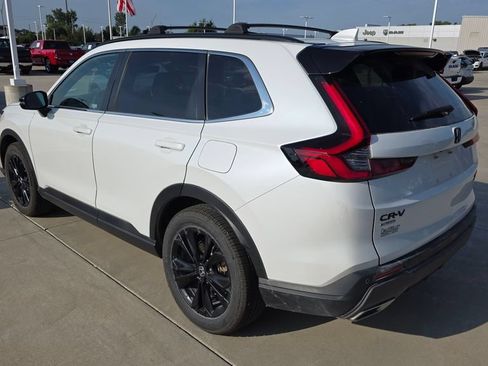 Used 2024 Honda CR-V Sport Touring image 3