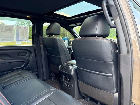 Used 2021 Nissan Titan PRO-4X w/ Pro-4x Convenience Package AWD/4WD image 15