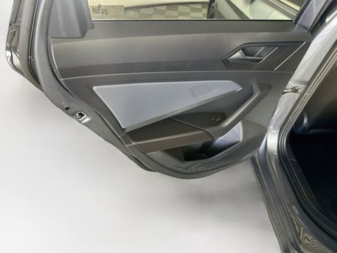 Used 2025 Volkswagen Jetta SE FWD image 26