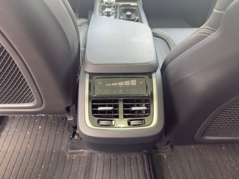 Certified 2023 Volvo XC90 B6 Ultimate w/ Lounge Package image 32