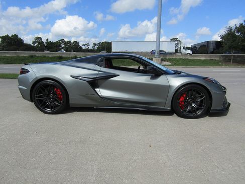 Used 2023 Chevrolet Corvette Z06 RWD image 26