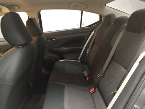Used 2022 Nissan Versa SV FWD image 18