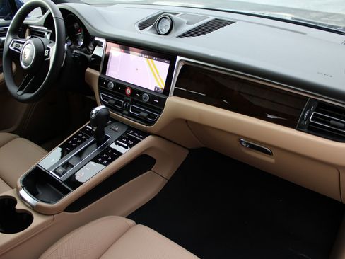 New 2026 Porsche Macan image 26