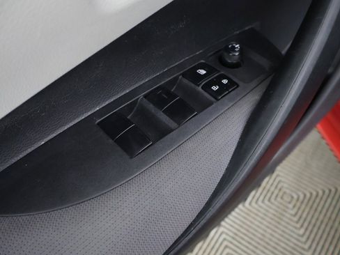 Used 2020 Toyota Corolla LE image 34