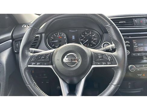Used 2017 Nissan Rogue SV image 14