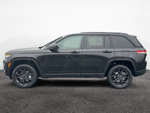 New 2025 Jeep Grand Cherokee Limited w/ Trailer Tow Package image 2