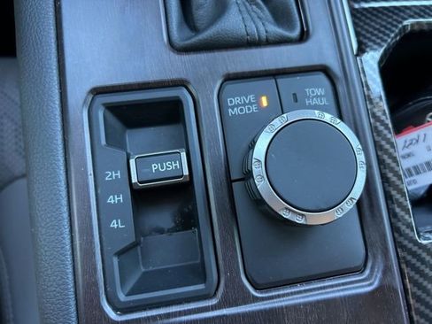 Used 2024 Toyota Tundra Limited image 23