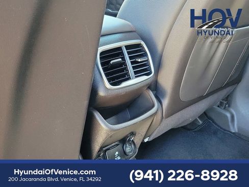 Used 2020 Hyundai Santa Fe Limited image 20