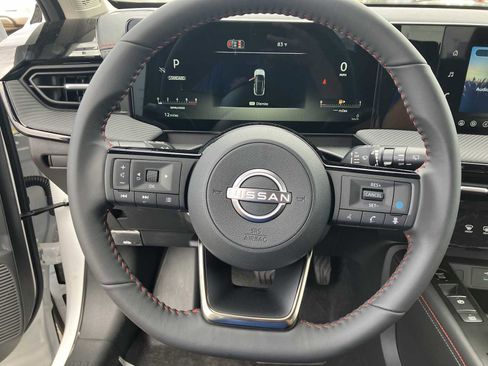 New 2026 Nissan Kicks SR image 6