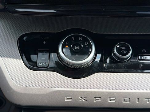 Used 2025 Ford Expedition Max Active AWD/4WD image 22
