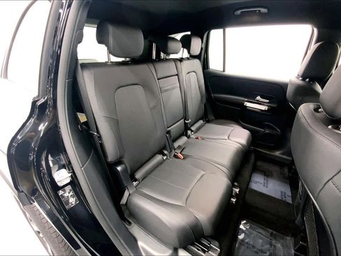 Used 2025 Mercedes-Benz GLB 250 image 13