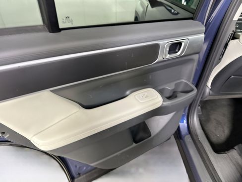 Used 2025 Hyundai Santa Fe SEL FWD image 25