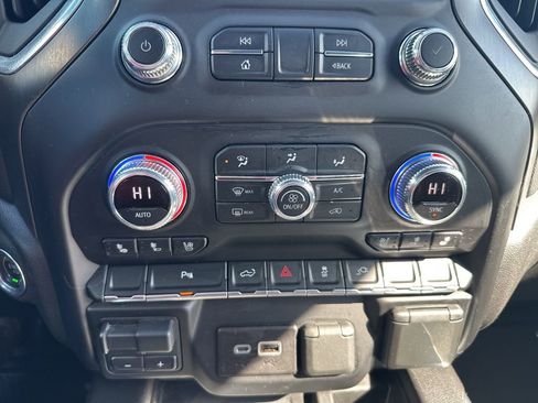 Used 2022 GMC Sierra 1500 AT4 w/ AT4 Premium Package image 25