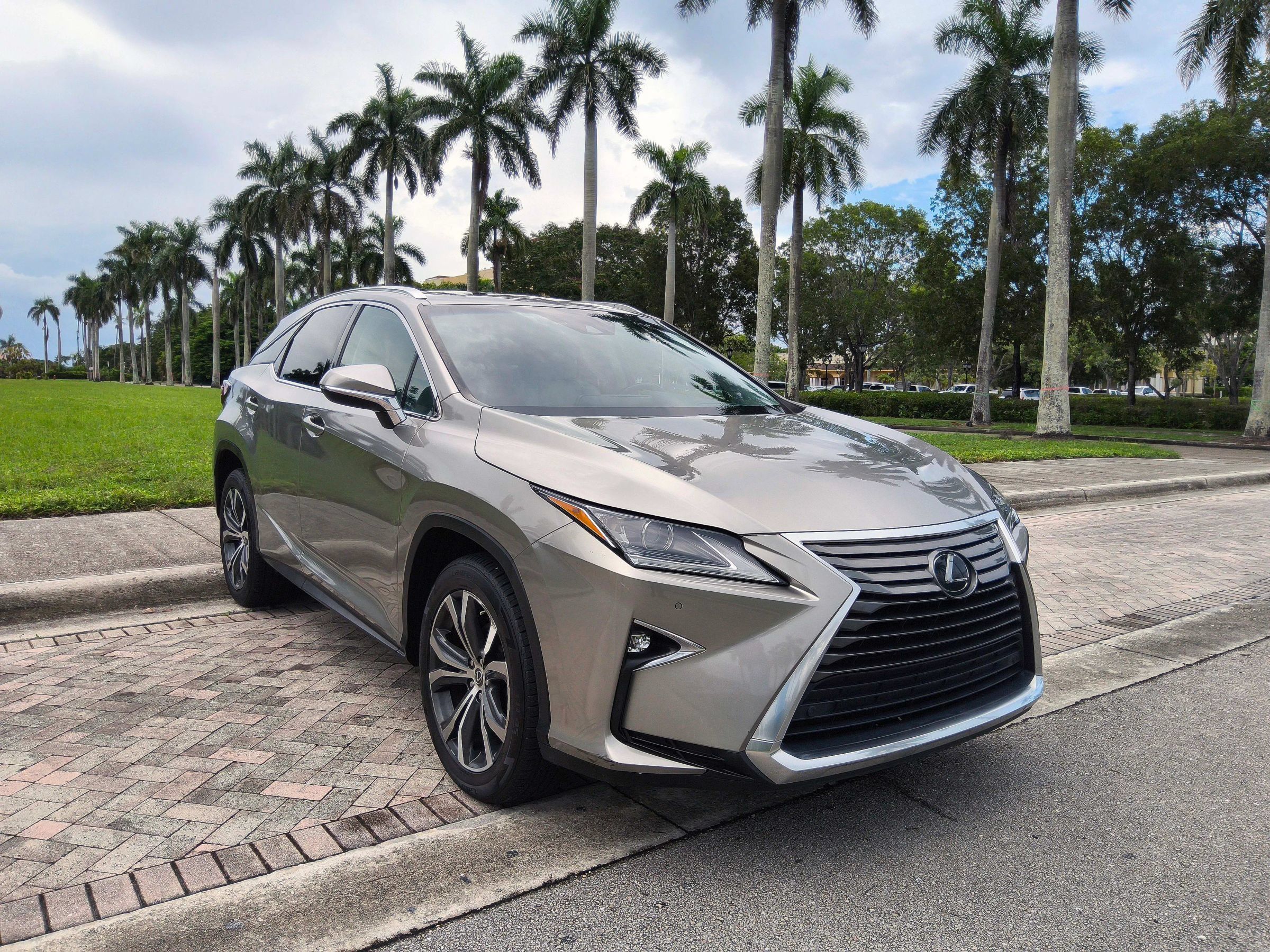 Used 2019 Lexus RX 350 AWD w/ Navigation Package image 1