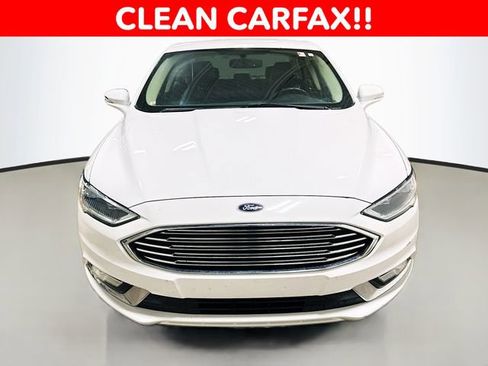 Used 2017 Ford Fusion SE w/ Fusion SE Technology Package FWD image 3