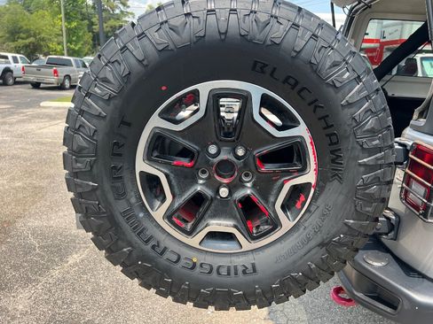 Used 2015 Jeep Wrangler Unlimited Rubicon AWD/4WD image 51