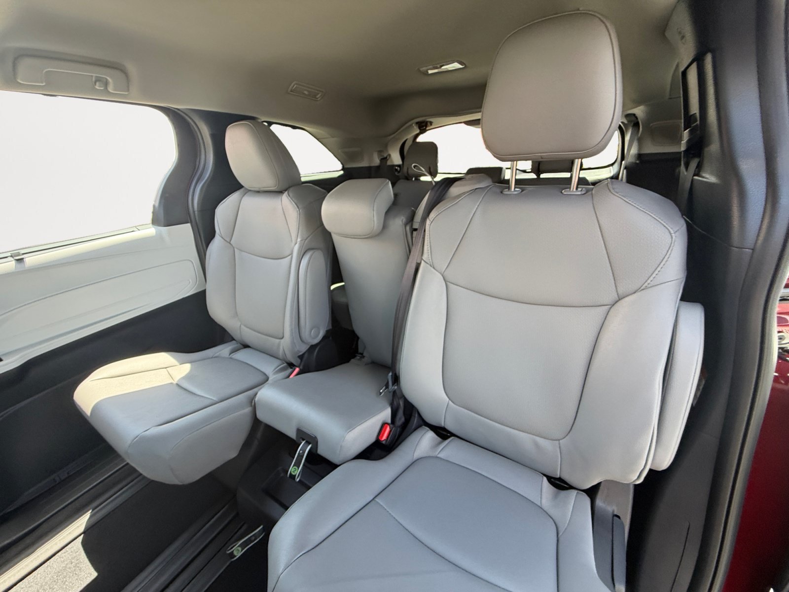 Certified 2026 Toyota Sienna XLE FWD image 13
