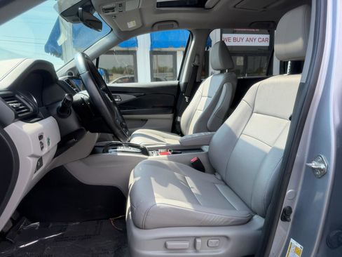 Used 2019 Honda Pilot Touring image 11
