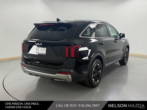 Used 2024 Kia Sorento S FWD image 6