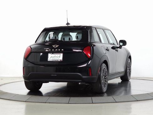 New 2025 MINI Cooper 4-Door Hardtop image 11