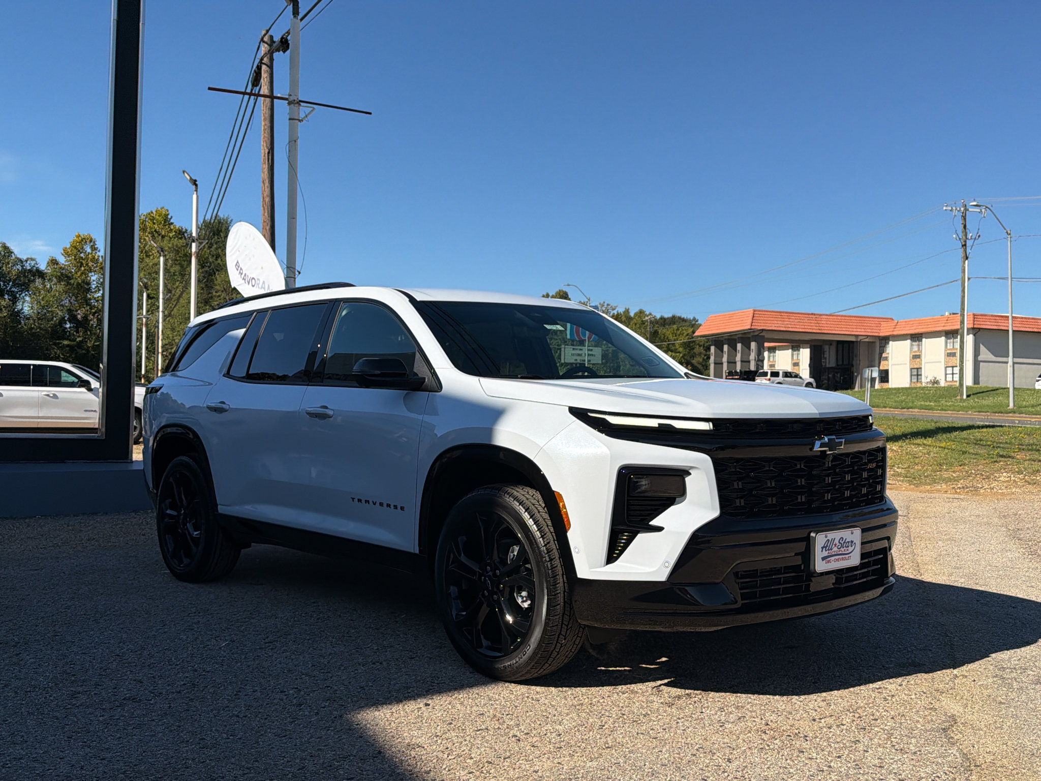 New 2027 Chevrolet Traverse RS w/ LPO, Floor Liner Package FWD image 17