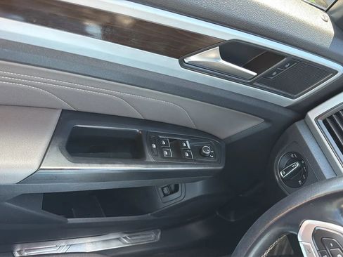 Used 2021 Volkswagen Atlas SE FWD image 22