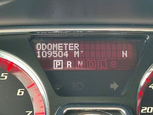 Used 2015 GMC Acadia SLE FWD image 25