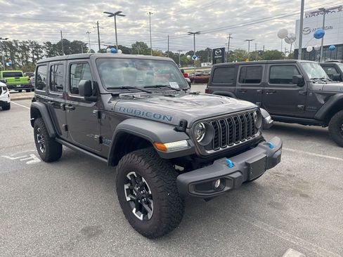 Used 2025 Jeep Wrangler Unlimited Rubicon 4xe image 3