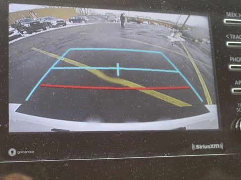 Certified 2022 Toyota Camry SE image 11