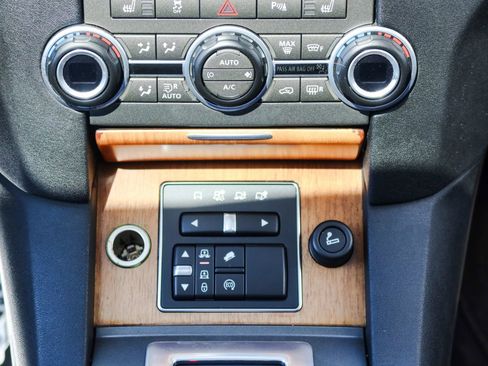 Used 2016 Land Rover LR4 HSE AWD/4WD image 19