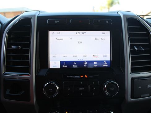 Used 2020 Ford F150 Lariat RWD image 28