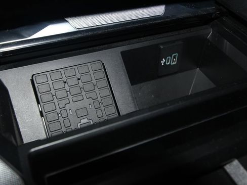 Used 2024 Ford F350 Limited w/ FX4 Off-Road Package image 23