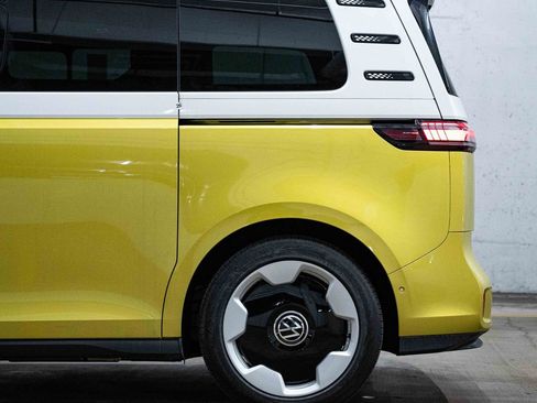 New 2025 Volkswagen ID. Buzz Pro S Plus image 4