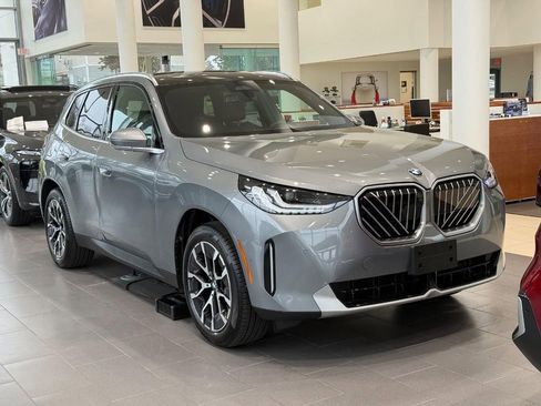 Certified 2025 BMW X3 xDrive30i w/ Premium Package AWD/4WD image 1