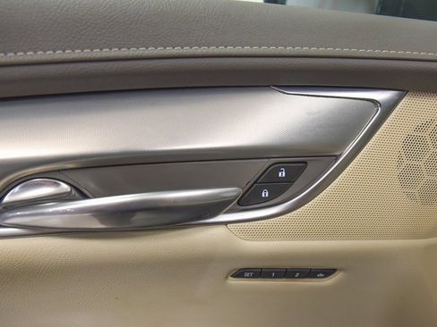 Used 2017 Cadillac XT5 Luxury w/ Driver Awareness Package image 15