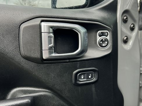 Used 2019 Jeep Wrangler Unlimited Rubicon image 23