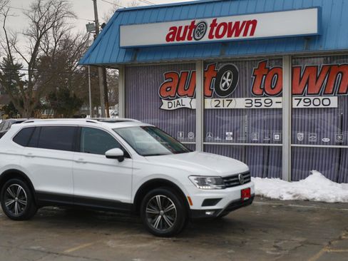 Used 2019 Volkswagen Tiguan SEL FWD image 25