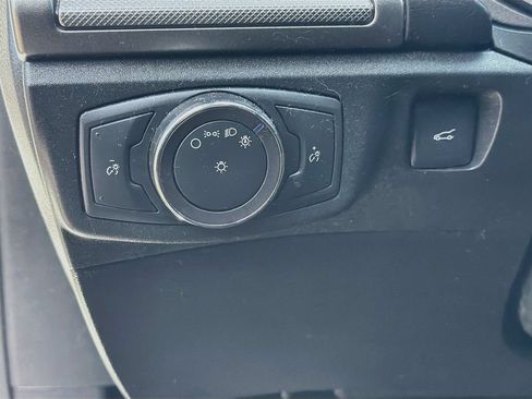 Used 2019 Ford Fusion SE FWD image 10