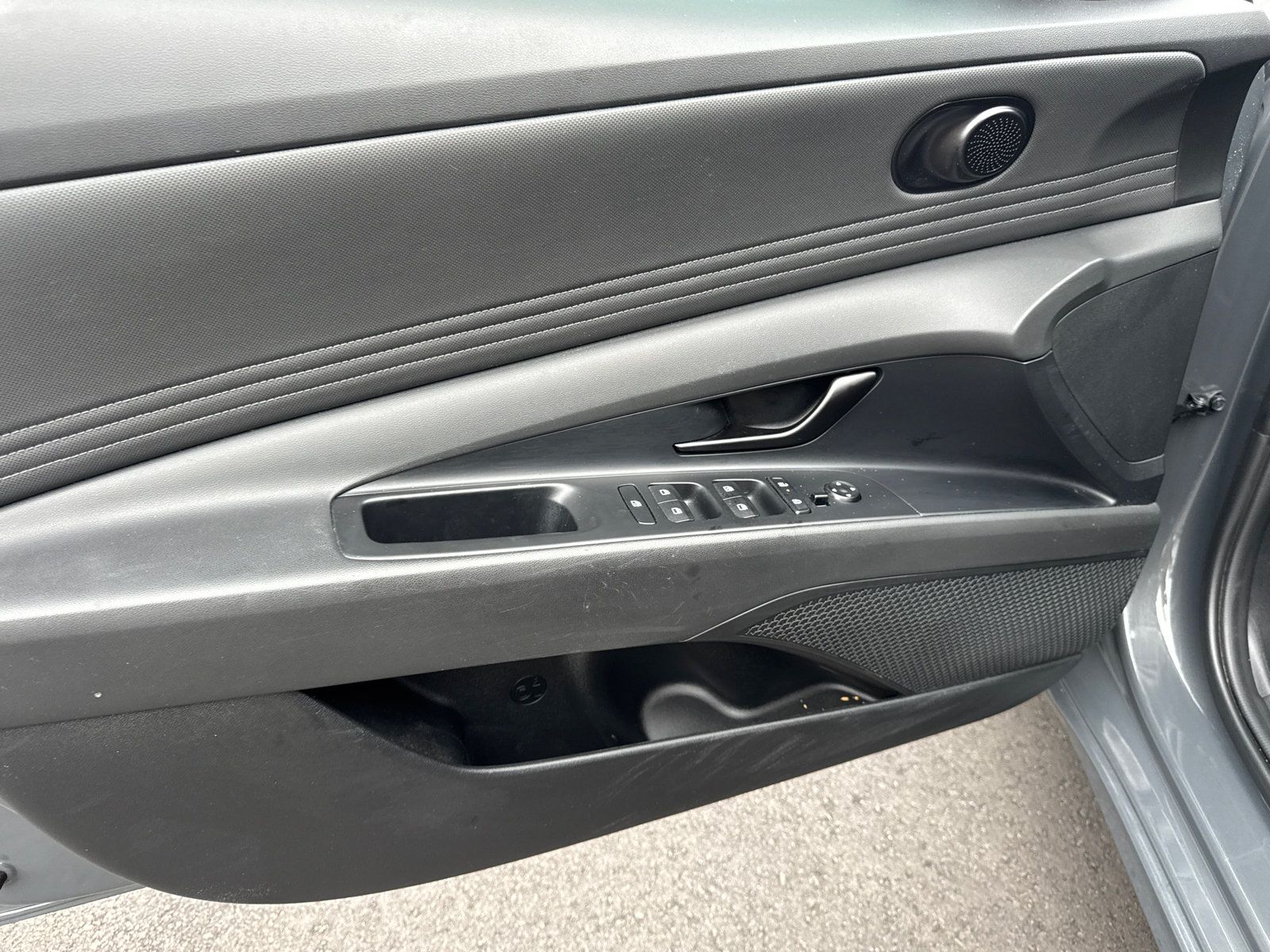 Used 2025 Hyundai Elantra Sport FWD image 10