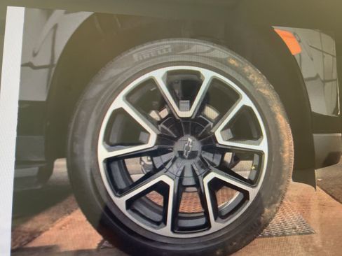 Used 2022 Chevrolet Tahoe RST w/ Luxury Package AWD/4WD image 12