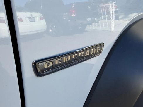 Used 2010 Jeep Liberty Renegade w/ Navigation Convenience Group image 21