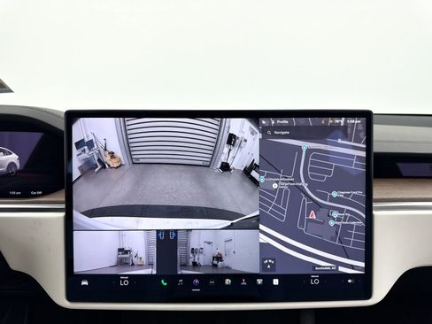 Used 2022 Tesla Model X image 9