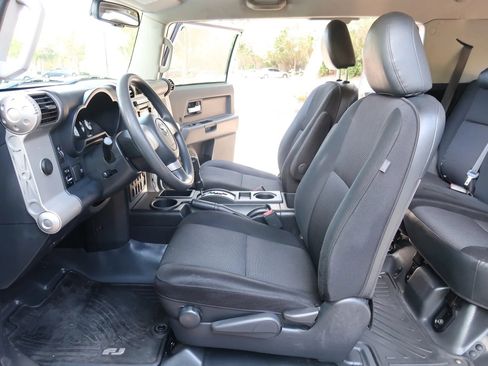 Used 2009 Toyota FJ Cruiser 2WD w/ TRD Sport Pkg image 21
