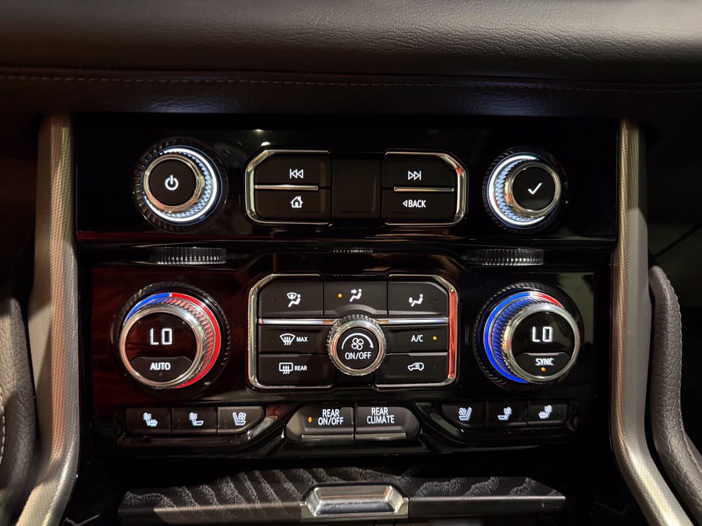 Used 2021 GMC Yukon Denali w/ Denali Premium Package AWD/4WD image 19
