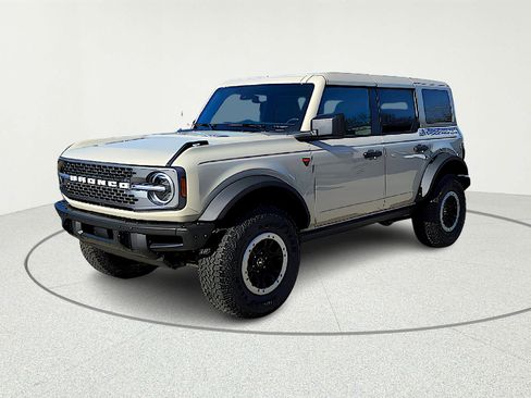 New 2025 Ford Bronco Badlands w/ Sasquatch Package image 2