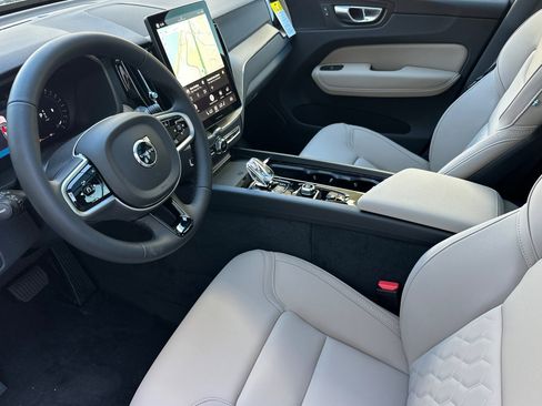 New 2026 Volvo XC60 B5 Core image 8