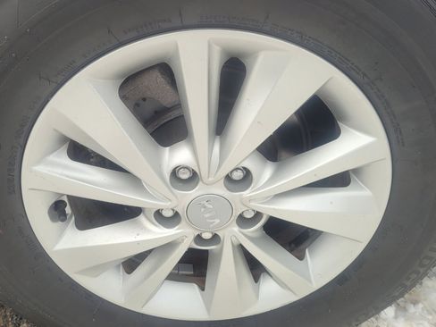 Used 2018 Kia Sedona L image 41