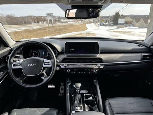 Used 2022 Kia Telluride SX w/ SX Prestige Package image 14