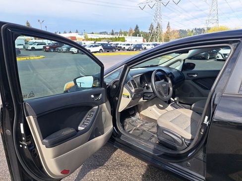 Used 2016 Kia Forte LX FWD image 10